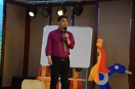 智通培訓事業部總經理李綱領先生